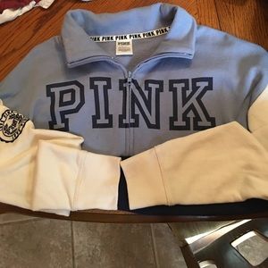 ⭐️VS Pink Half Zip⭐️