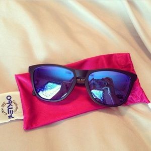 Oakley Frogskins Sunglasses