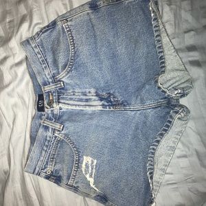 Vintage Gap denim shorts!!