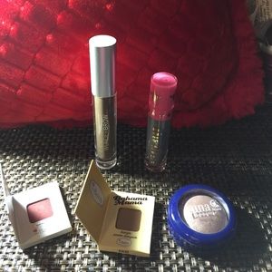 Makeup bundle! Perfect bundle everything you need