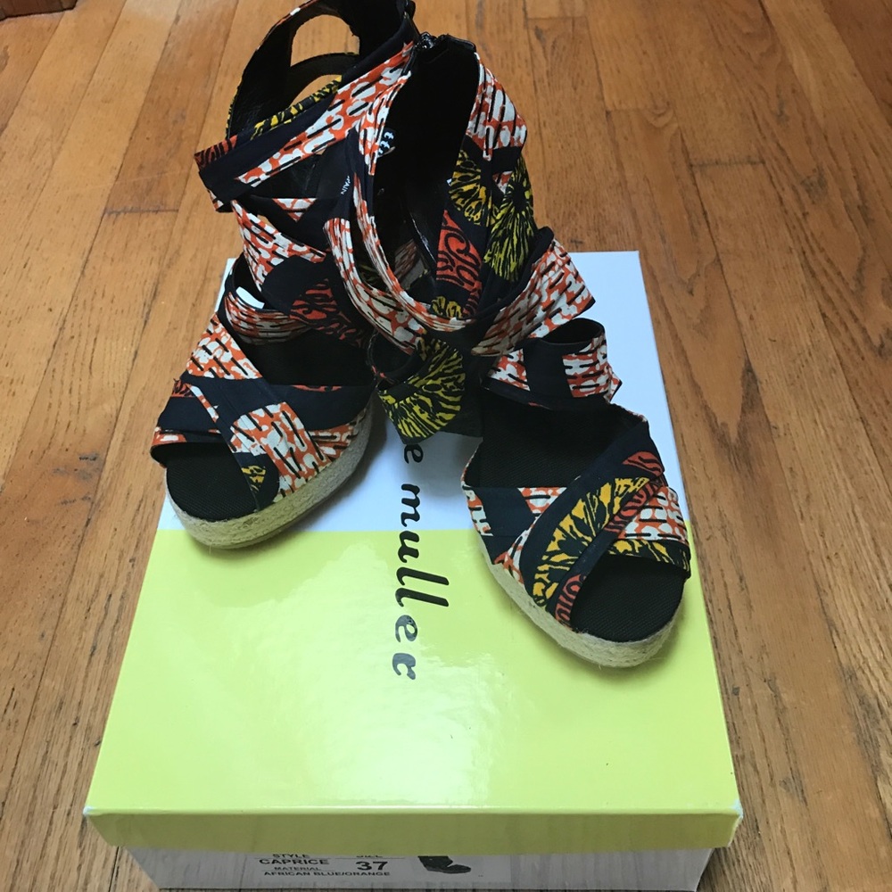 New in Box!  Bettye Mueller wedge sandal. Sz 37