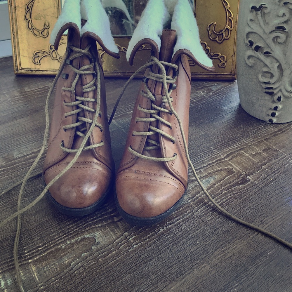 ✨PRICE CUT✨ Winter Heel Booties