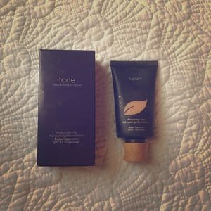 Tarte Amazonian Clay liquid foundation