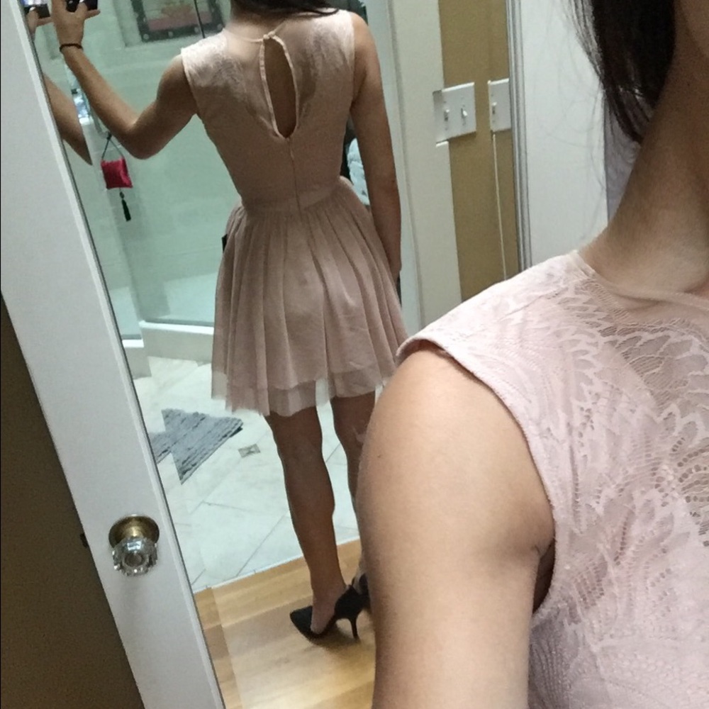 Extra Photos of BEBE Lace Dress (MODELED) - Picture 3 of 6