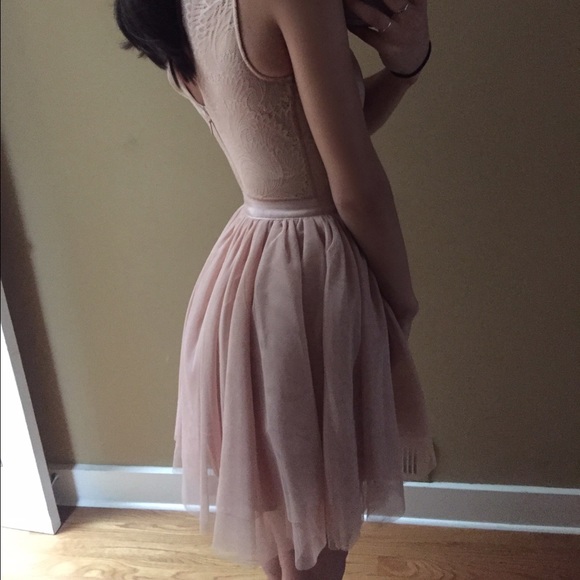 Extra Photos of BEBE Lace Dress (MODELED) - Picture 4 of 6