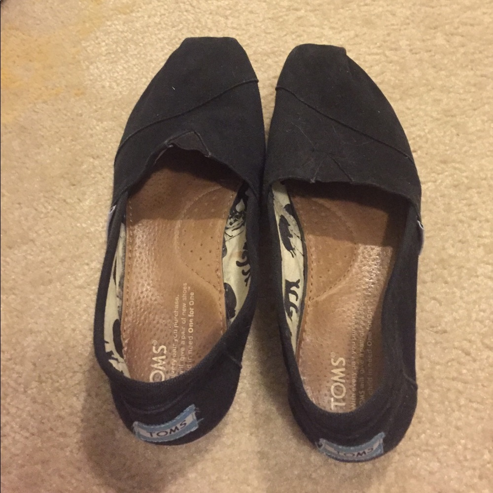 Women's TOMS size 7.5