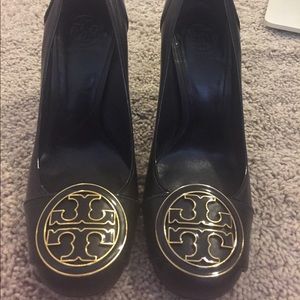 Tory burch Amanda shoes price is firm