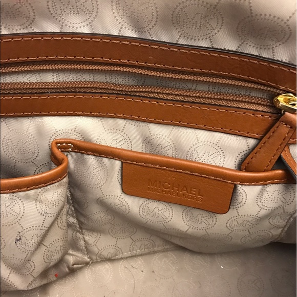 AUTHENTIC MICHAEL KORS SIGNATURE BAG - Picture 5 of 6
