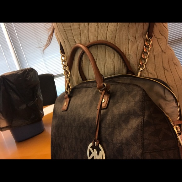 AUTHENTIC MICHAEL KORS SIGNATURE BAG - Picture 6 of 6