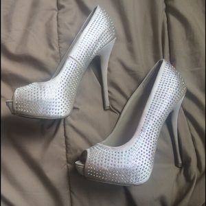 Jennifer Lopez Champagne Sparkle Heels