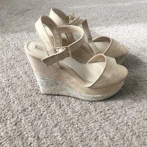 nude wedges