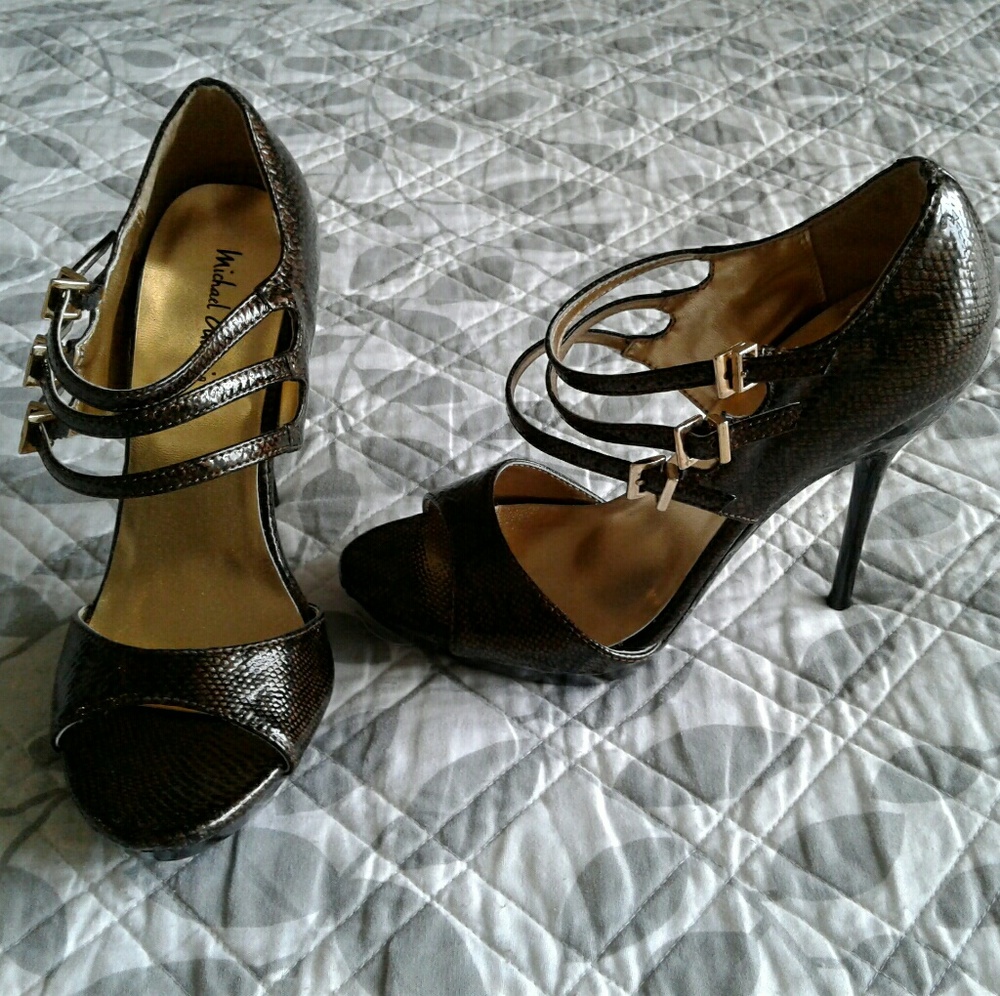 Michael Antonio Sexy strappy brown heels