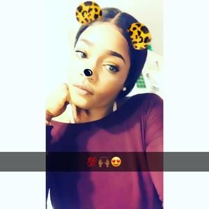 Meet your Posher, Yanique