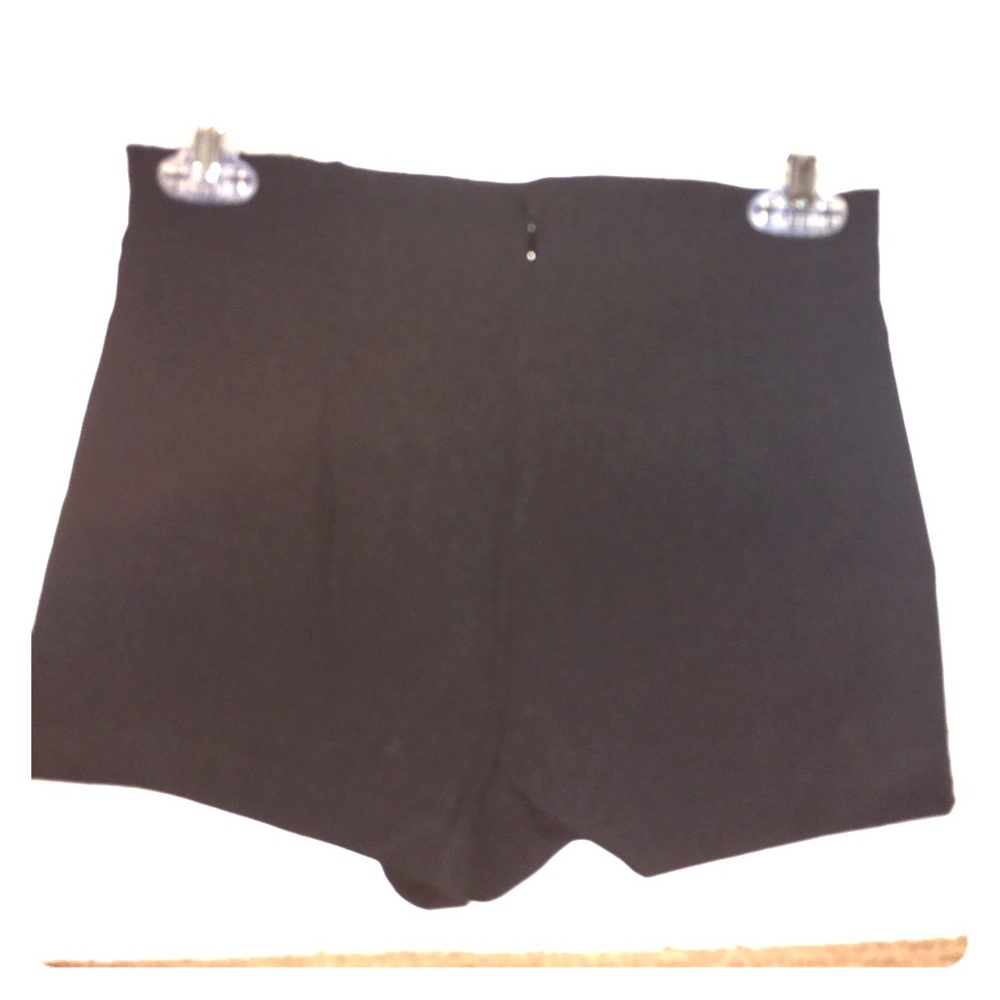 one left⏰HIGH WAIST SHORTS👑 - Picture 2 of 3