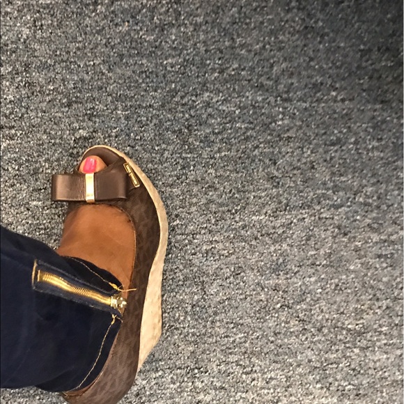 Sold on offer up!!  MICHAEL KORS Women's Wedges!!! - Picture 5 of 5