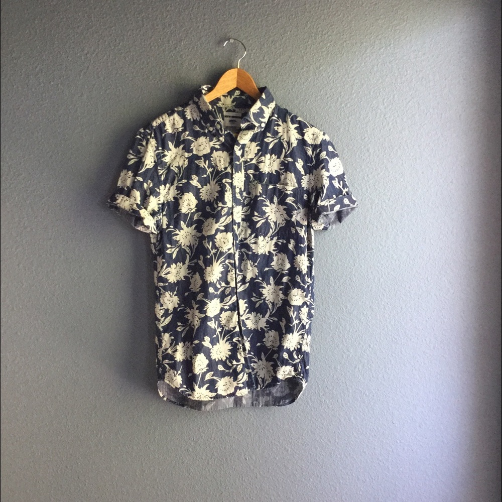 Casual Hawaiian Button Down
