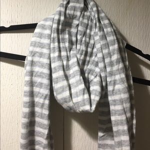 Knit scarf