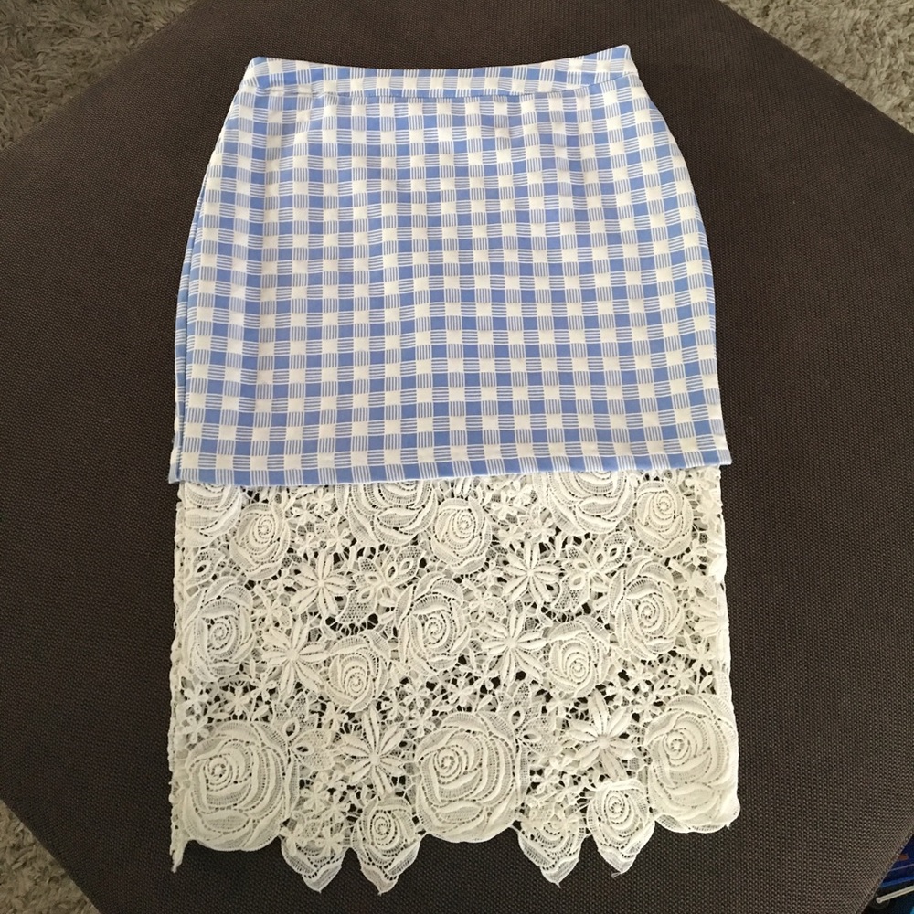 Endless Rose Checkered Lace Skirt