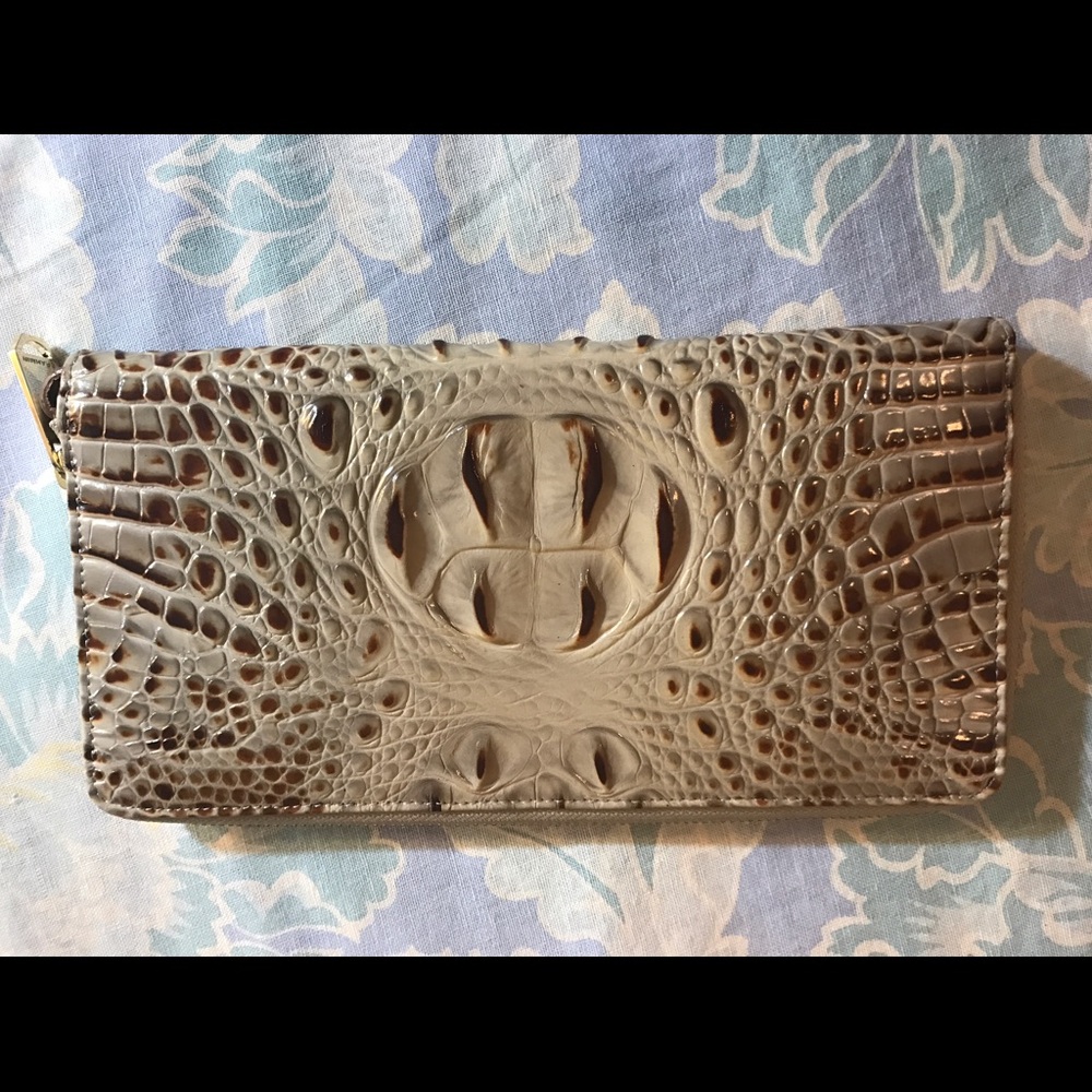 Brahmin Skyler Wallet