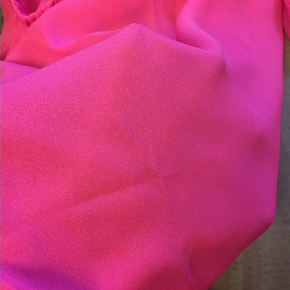 cold shoulder off the shoulder top 😜last one 😜 - Picture 4 of 4