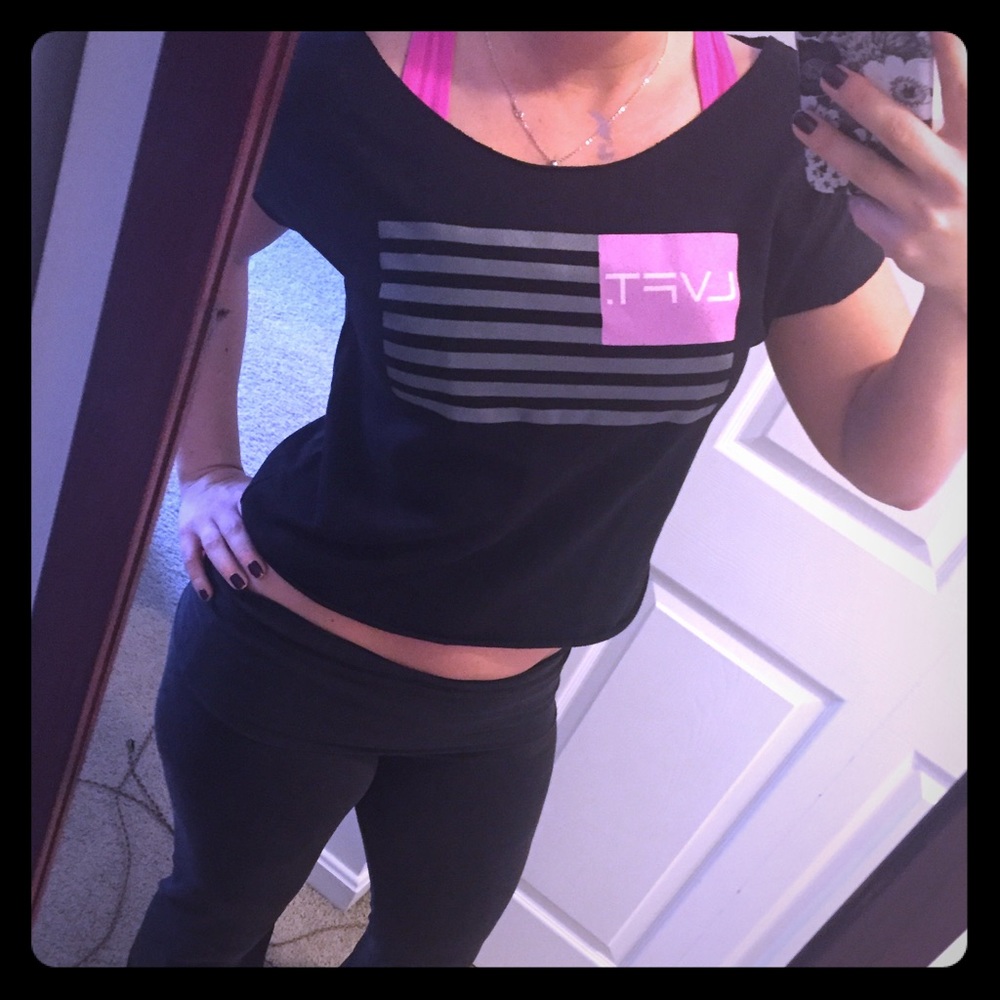 Live fit apparel crop top