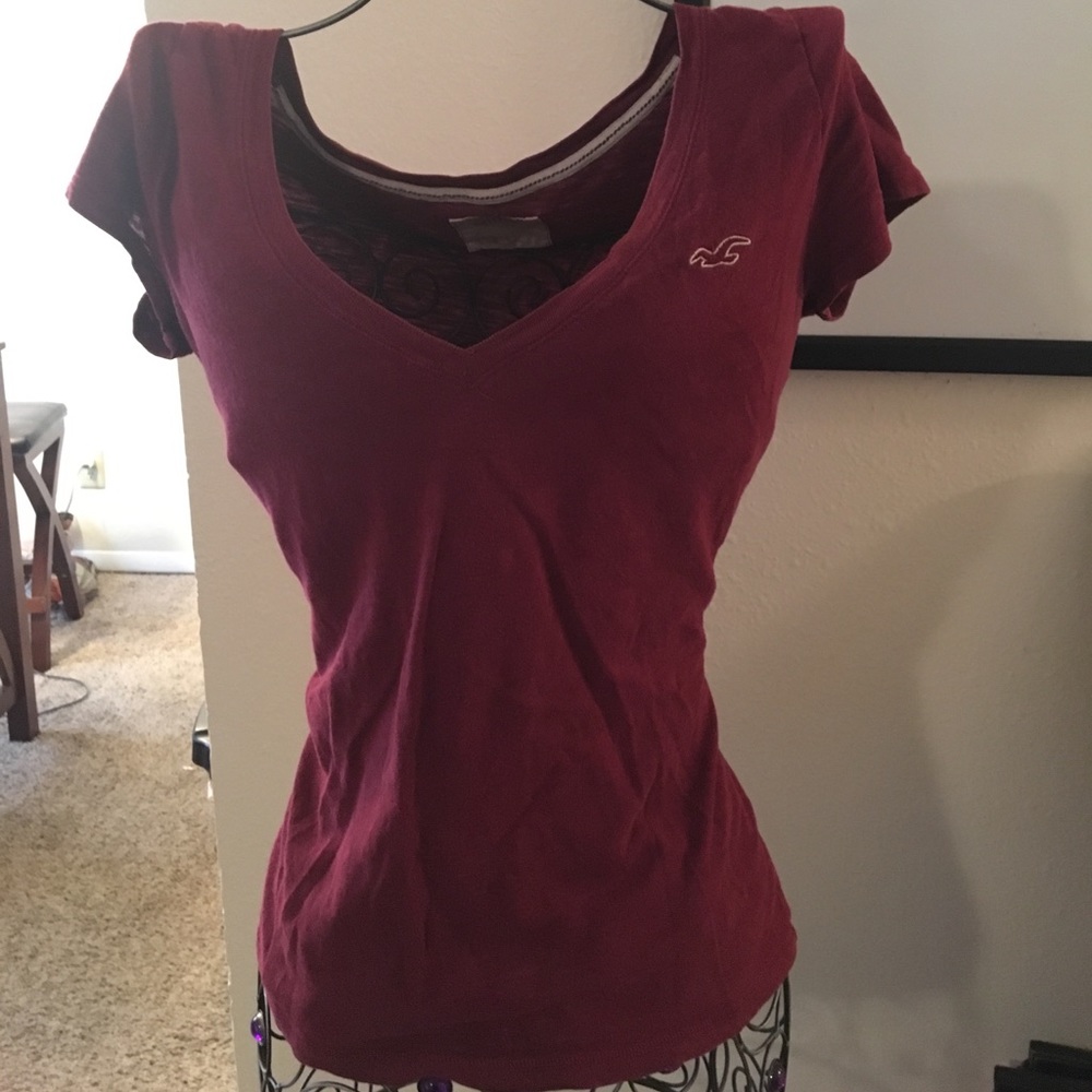 Hollister maroon v neck