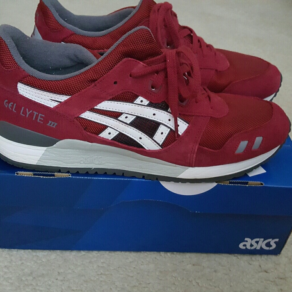 ASICS- Burgandy