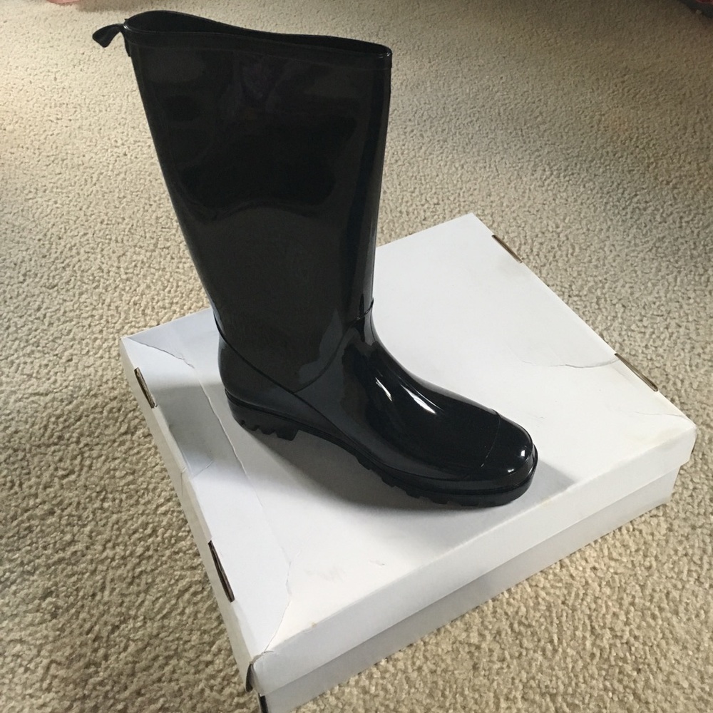 NWT!! Black rain boots
