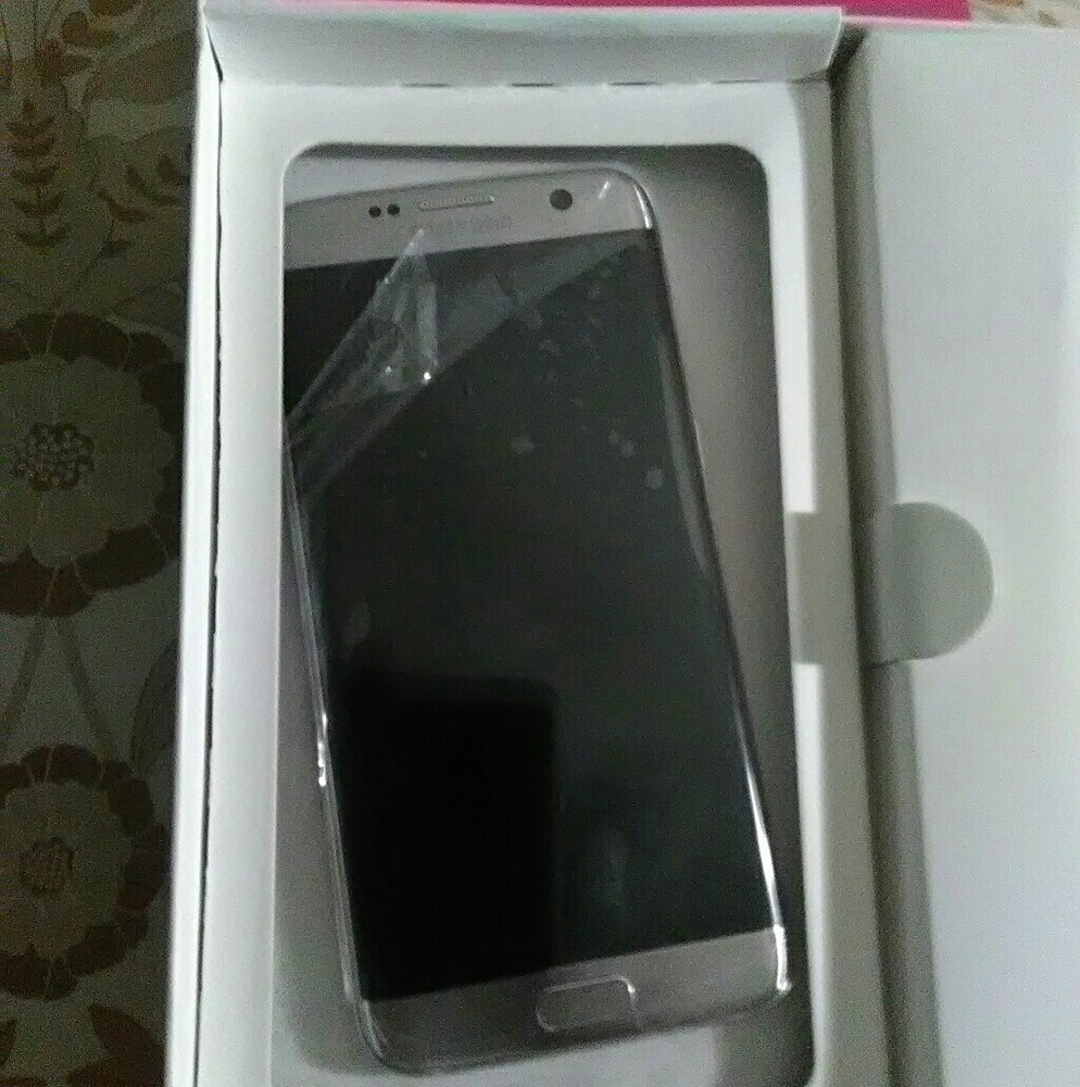 Brand new s7 edge - Picture 2 of 2