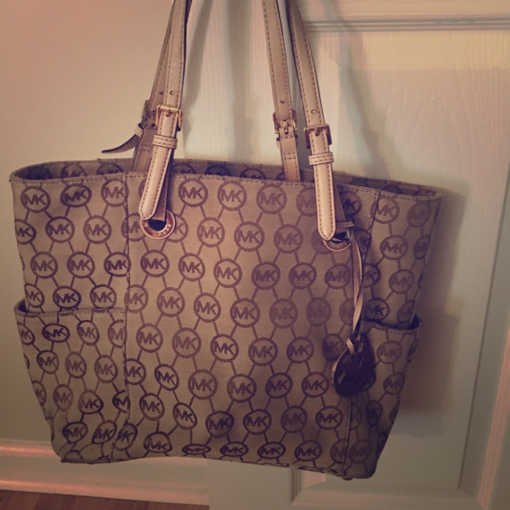Authentic Michael Kors Signature Tote