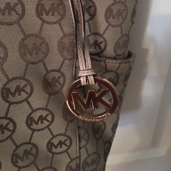 Authentic Michael Kors Signature Tote - Picture 2 of 6