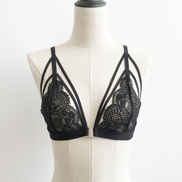 ONE LEFT! 'Natalia' Black Lace Bra - Picture 2 of 4