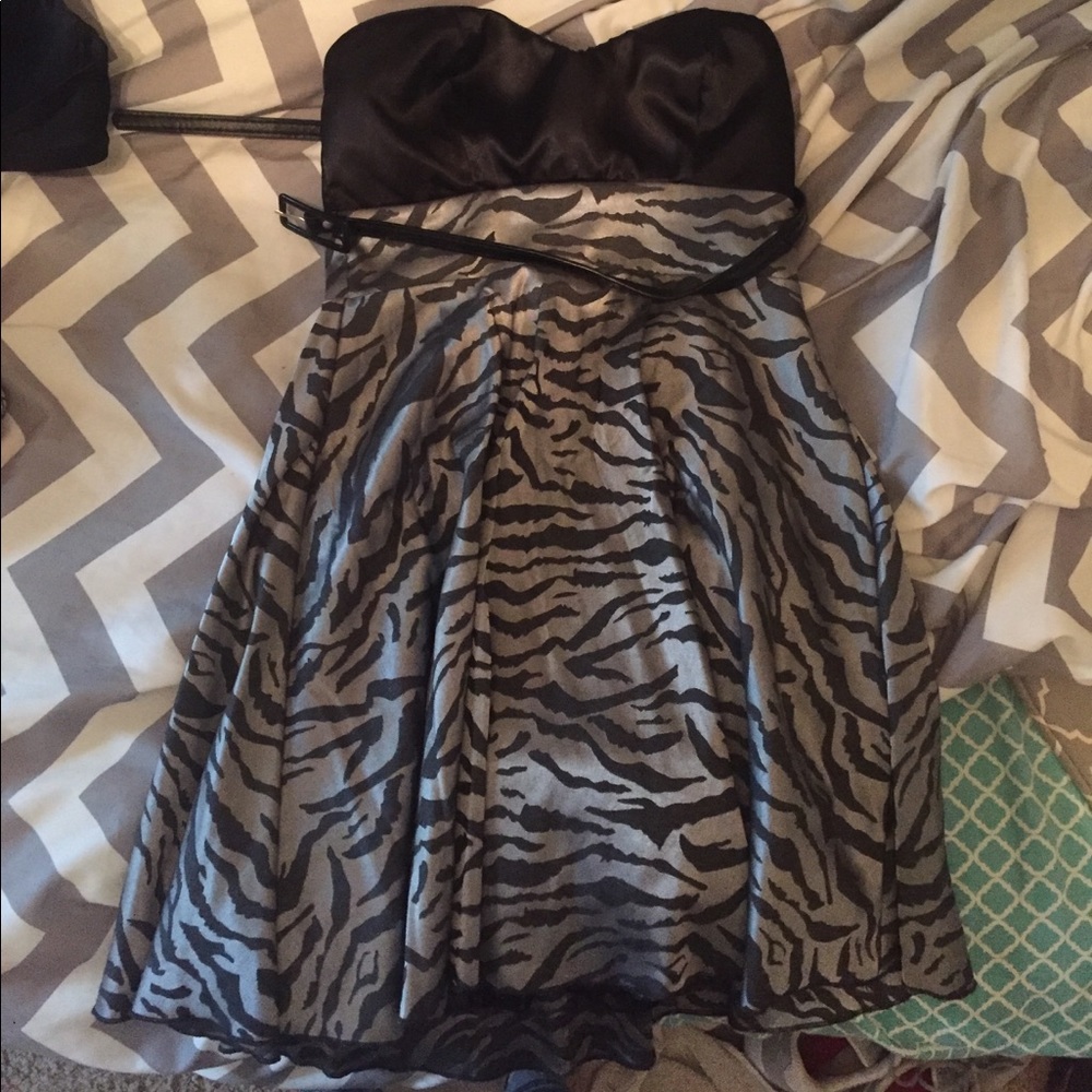 Formal/homecoming dress SIZE2/3