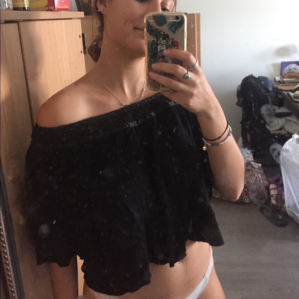 LF off the shoulder black top