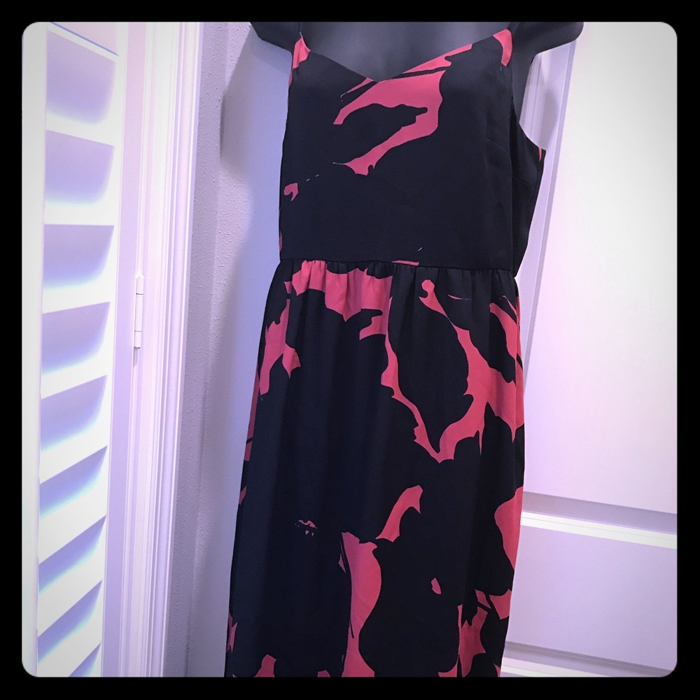 Spaghetti strap flows midi dress