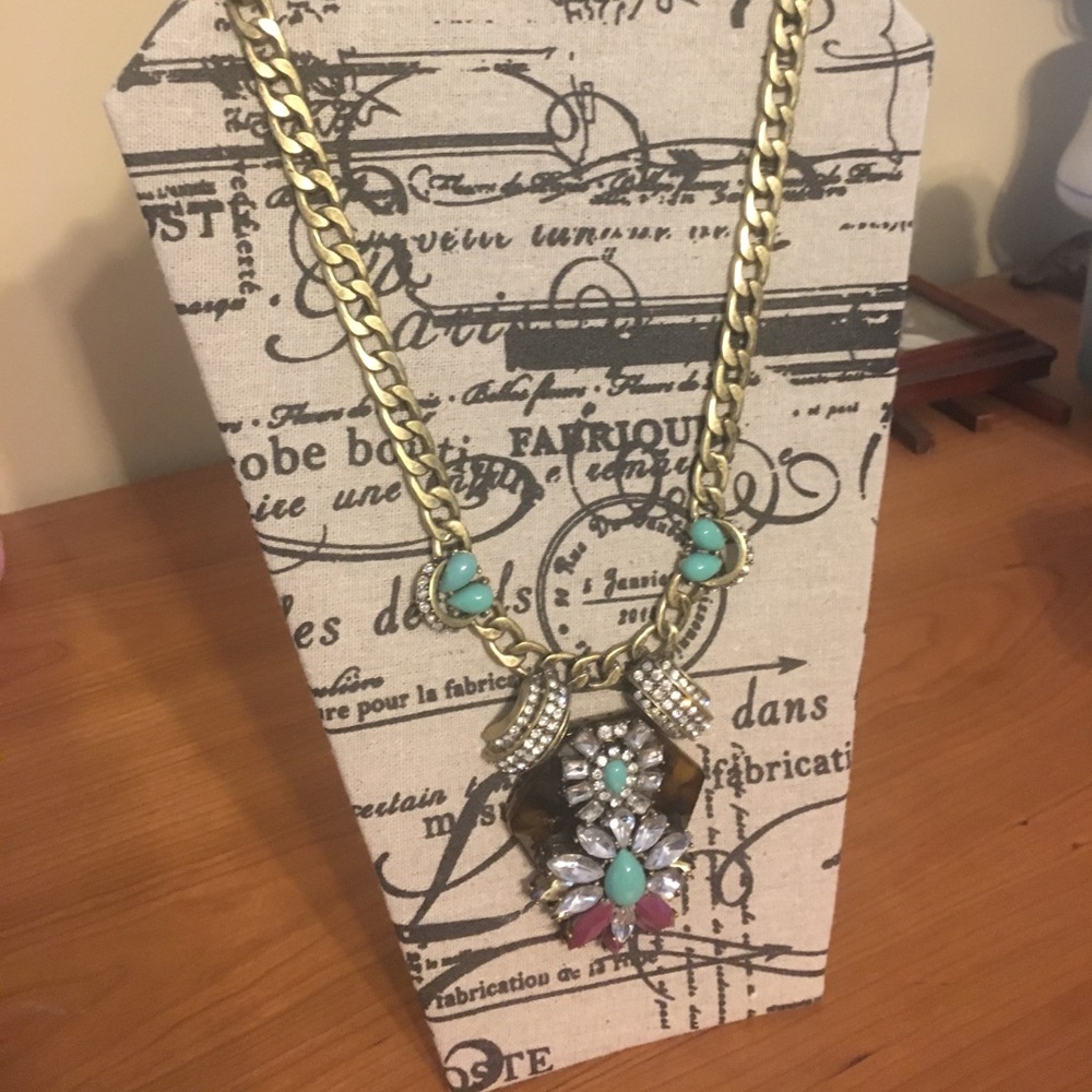 Statement necklace
