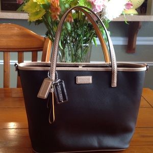 Beautiful Coach bag, like new condition.