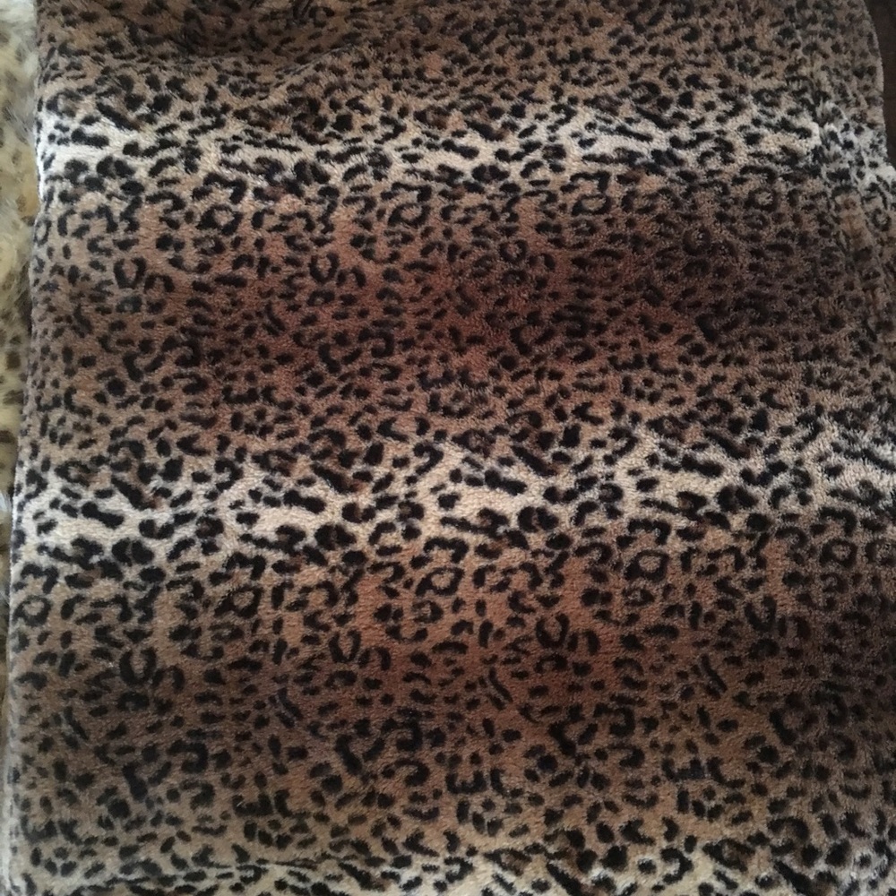 Large cheetah throw