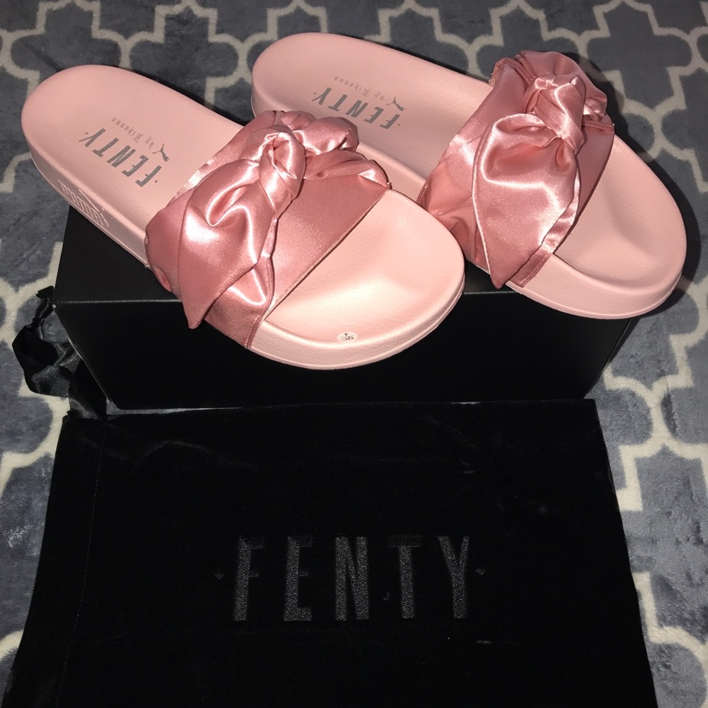 Brand new puma gently slides pink
