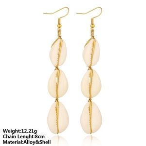 NWOT Shell Earrings🐚🌊🐚🌊
