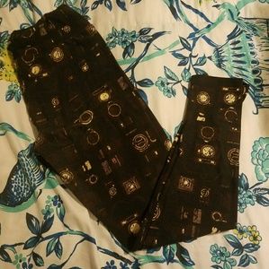 LuLaRoe OS Camera Leggings