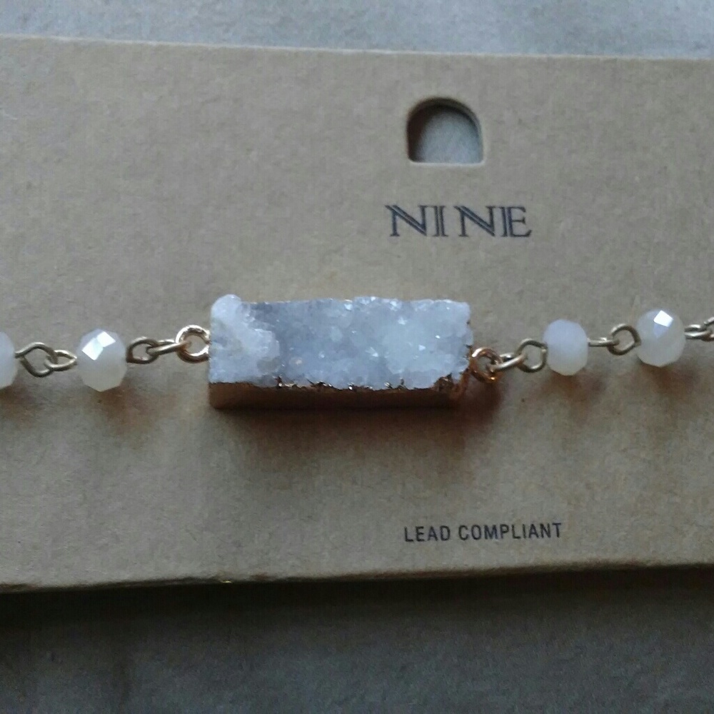 New milky white gem with faux dursey stone choker