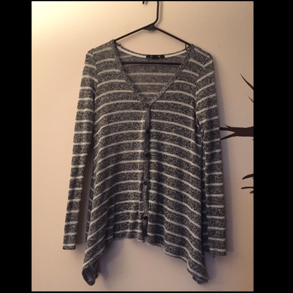 Slouchy gray/cream sweater