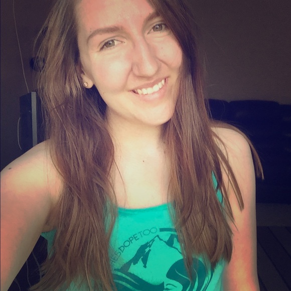 Meet your Posher, Ashley - Picture 1 of 1