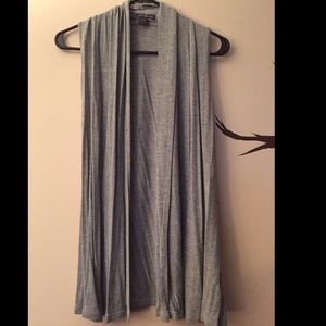 Sleeveless gray sweater