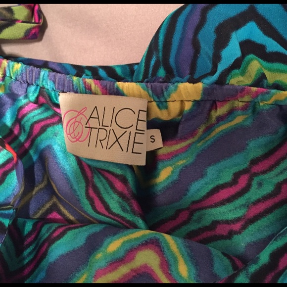 Alice & Trixie top! - Picture 2 of 3