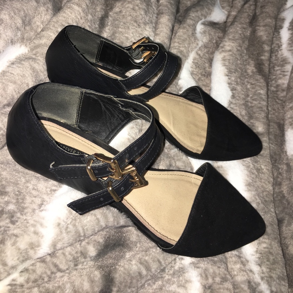 F21 Flats
