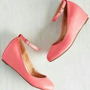 Modcloth Chloe & Chase Take A Stride w Me Wedge