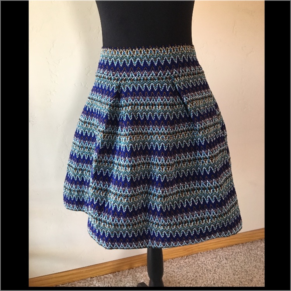 Fun midi skirt.