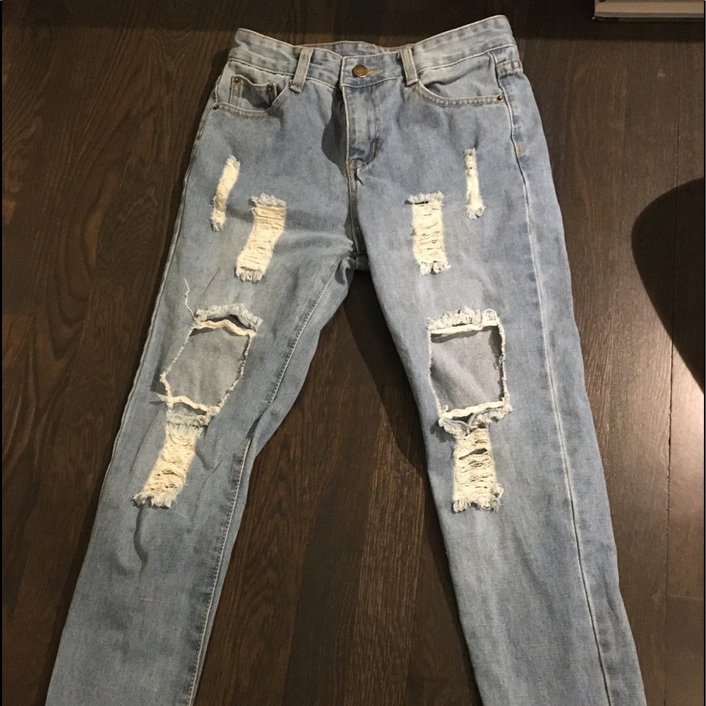 Distressed jeans size 0-2